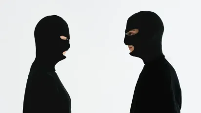 Дані в подарунок шахраям: куди звертатися, якщо вас ошукали - фото