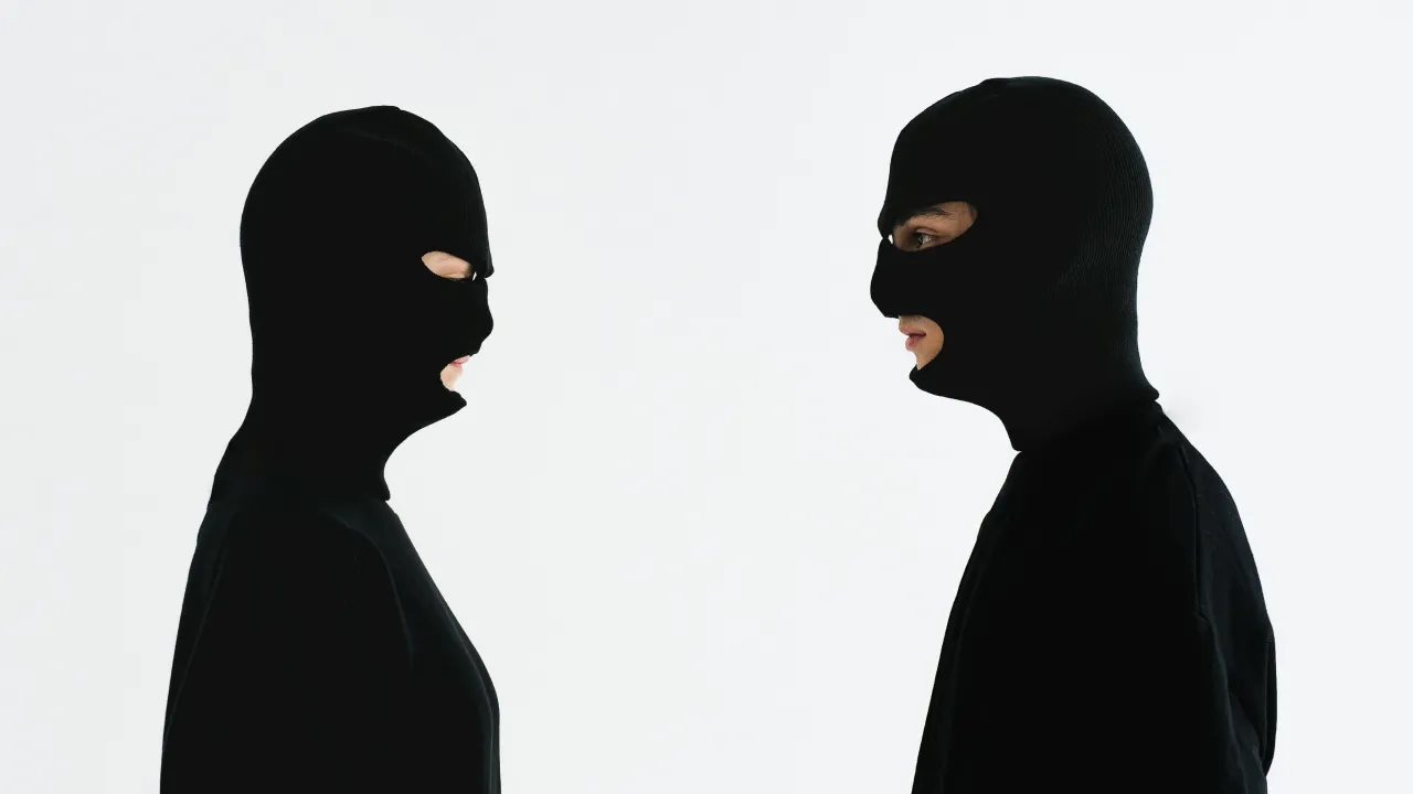 Дані в подарунок шахраям: куди звертатися, якщо вас ошукали 