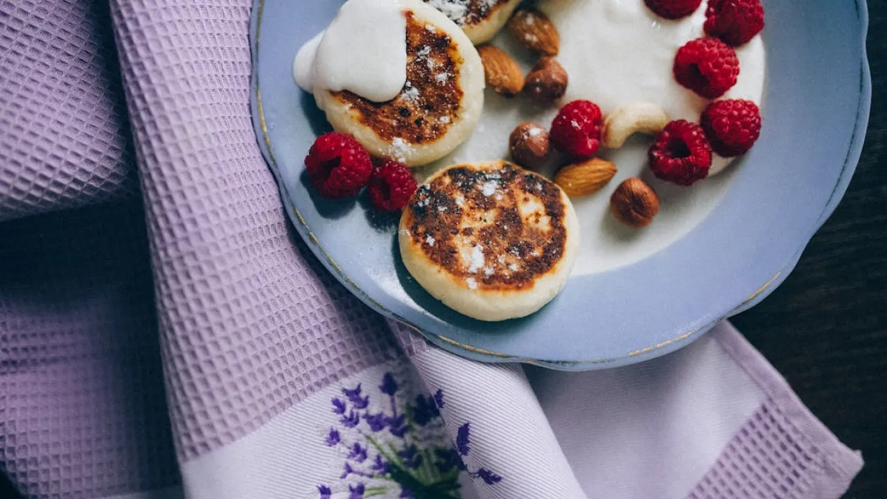Сирники, що не розповзуться: проста технологія для ідеальної форми 
