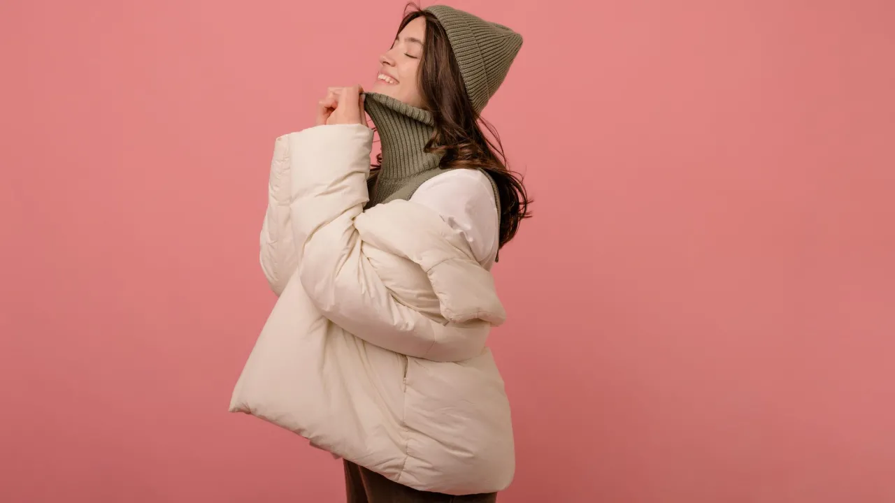 Як врятувати улюблений пуховик від жирних слідів: покроковий алгоритм 