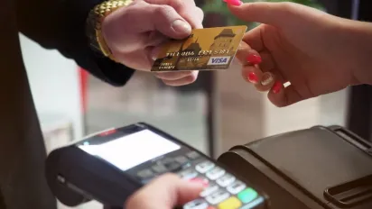 У списку лише 3 дозволи: чи можна купувати продукти за нову допомогу 6500 гривень - фото