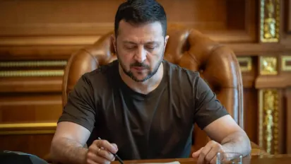 Зеленський ще ніколи не був більш вразливим, ніж зараз, - WP - фото