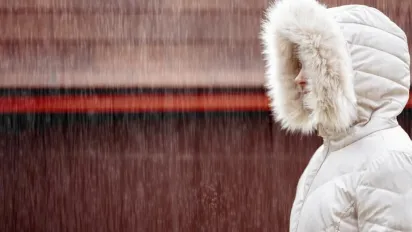 І мокрий сніг, і +17: синоптикиня розповіла про погодні контрасти у неділю - фото