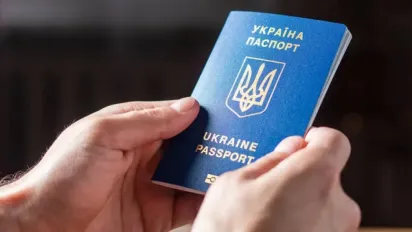 Хто з чоловіків не може виїхати за кордон у відпустку: перелік посад - фото