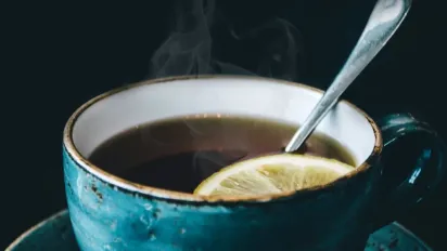 Який чай краще пити перед сном — дієтологиня пояснила, як це впливає на здоров’я - фото