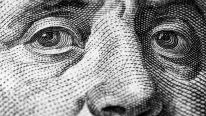 Чому людям подобаються теорії змови? Уроки з історії вірувань та масових панік - фото