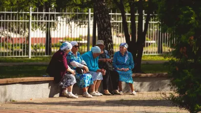 У грудні 2025 року частина жінок отримають надбавку до пенсії: кому надійдуть гроші - фото