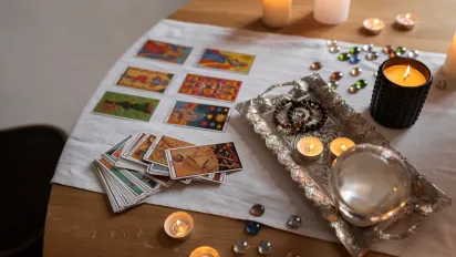  Гороскоп на 30 листопада 2025 року за картами Таро для всіх знаків Зодіаку - фото