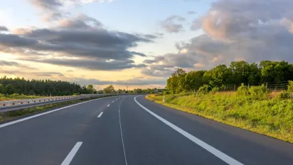 Стало відомо, де в Україні можуть зробити першу платну дорогу - фото