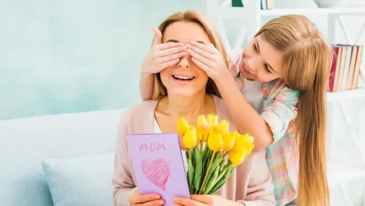 Чому сьогодні не варто вітати мам: коли Україна святкує День матері насправді - фото