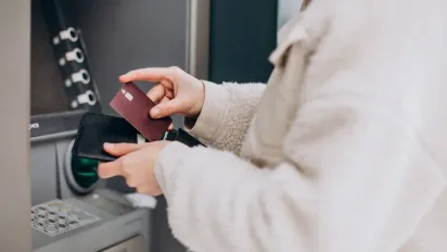 Банкомат списав із карти гроші, але не видав, бо зникло світло - алгоритм дій - фото