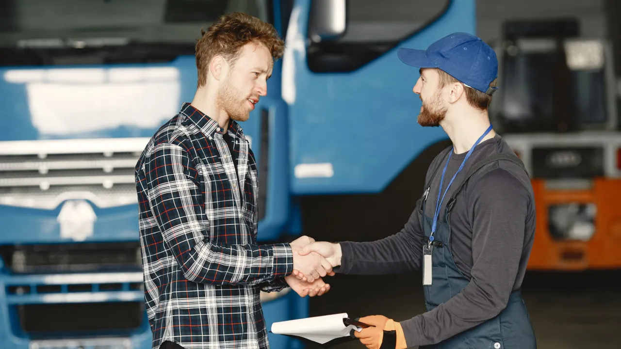 Зарплати до 100 тисяч без диплома: де українцям пропонують такі гроші 