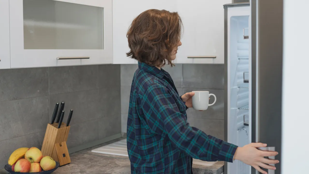 6 лайфхаків, щоб холодильник довше тримав холод при блекауті 