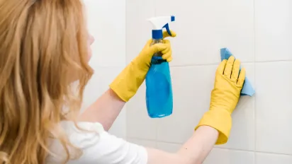 Чим швидко відбілити шви між плиткою: перевірені способи для дому - фото