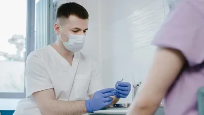 Держава роздасть по 2000 грн на перевірку здоров'я: у МОЗ розповіли деталі - фото