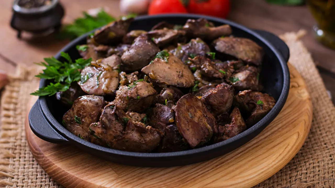 Чому при смаженні печінка стає жорсткою: 5 кулінарних правил, які потрібно знати для ідеального результату 