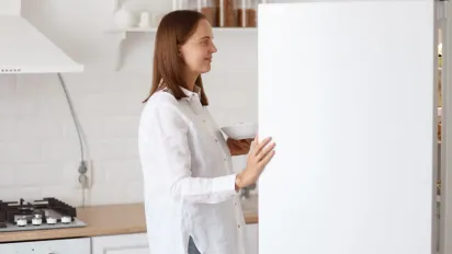 Фахівці розповіли, як правильно встановити холодильник, щоб він не гудів - фото