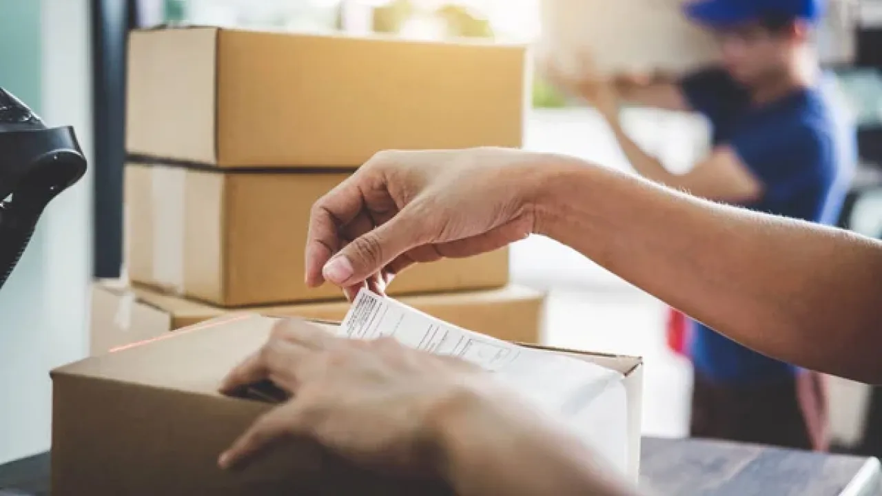 Укрпошта запустила свій перший поштомат: де саме він розташований 