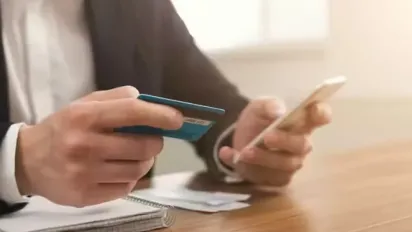 Яку суму можна переказувати на картку без податку та комісії: роз’яснення експертів - фото