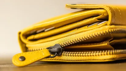 Притягнете злидні: Три місця у домі, куди категорично не можна класти гаманець - фото