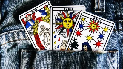 Гороскоп на 12 грудня 2025 року за картами Таро для всіх знаків Зодіаку - фото