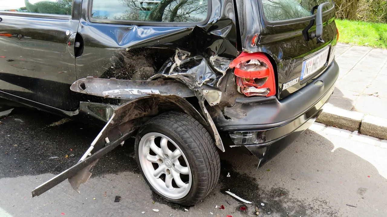 Українцям дозволили самим оформляти ДТП через «Дію»: без паперів і поліції 