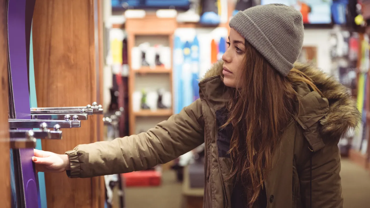 Вкрали речі в магазині: чому адміністрація зобов'язана платити і що робити 