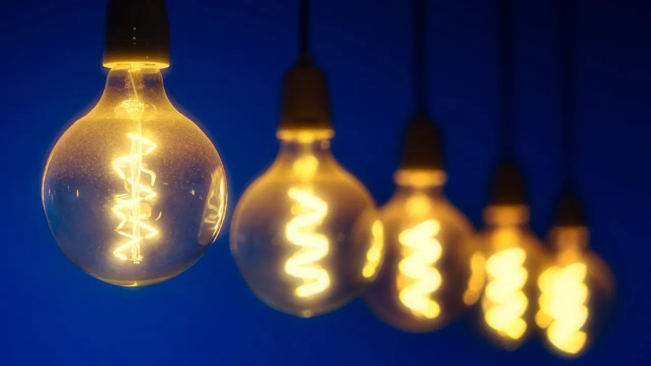 Світло подорожчає: коли чекати змін і яка причина перегляду тарифів 