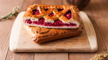 Забудьте про крохмаль: кулінарний лайфхак, як загустити варення для випічки - фото