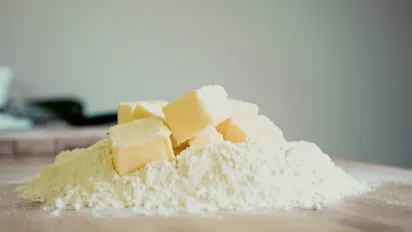 Українці купують пачками: в магазинах різко впали ціни на базові продукти - фото