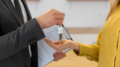 «Сірі» комісії під контролем: для рієлторів в Україні готують нові правила - фото