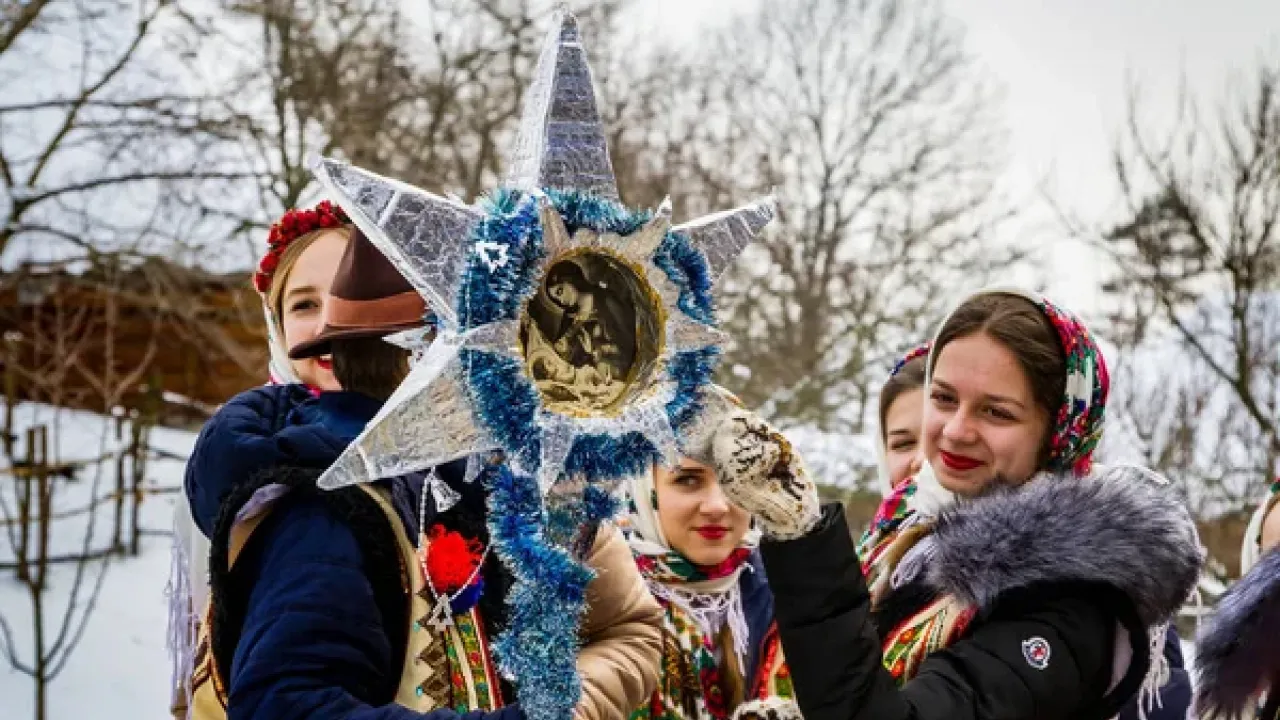 Коли колядувати, щедрувати та посівати: нові дати зимових обрядів 2025–2026 