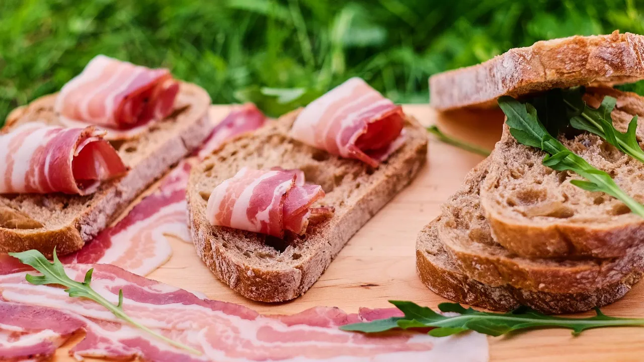 Сало стає делікатесом: скільки коштує кілограм продукту в кінці 2025 року 