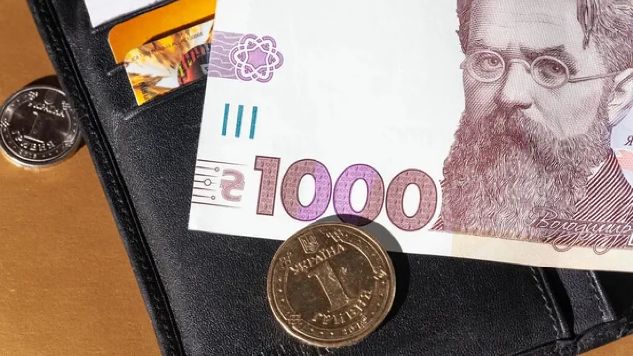 Без черг та комісій: як розрахуватися за комунальні послуги карткою «Національний кешбек» 
