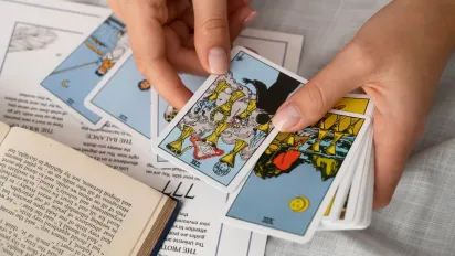 Гороскоп на 21 грудня 2025 року за картами Таро для всіх знаків Зодіаку - фото