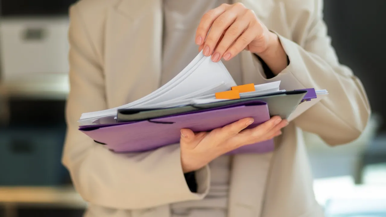 Чи позбавлять спадщини за незаконний виїзд: юрист пояснив ризики для українців за кордоном 