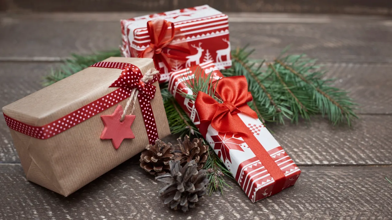 Просто і зі смаком: найкращі подарунки на Новий рік, які сподобаються кожному 