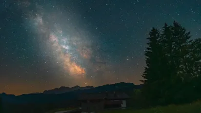 Космічний джекпот: 3 знаки Зодіаку, яким Всесвіт вручить "золотий квиток" у щасливе майбутнє - фото