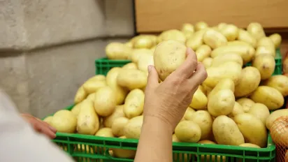 В Україні раптово впали ціни на картоплю — скільки коштує кілограм у супермаркетах - фото