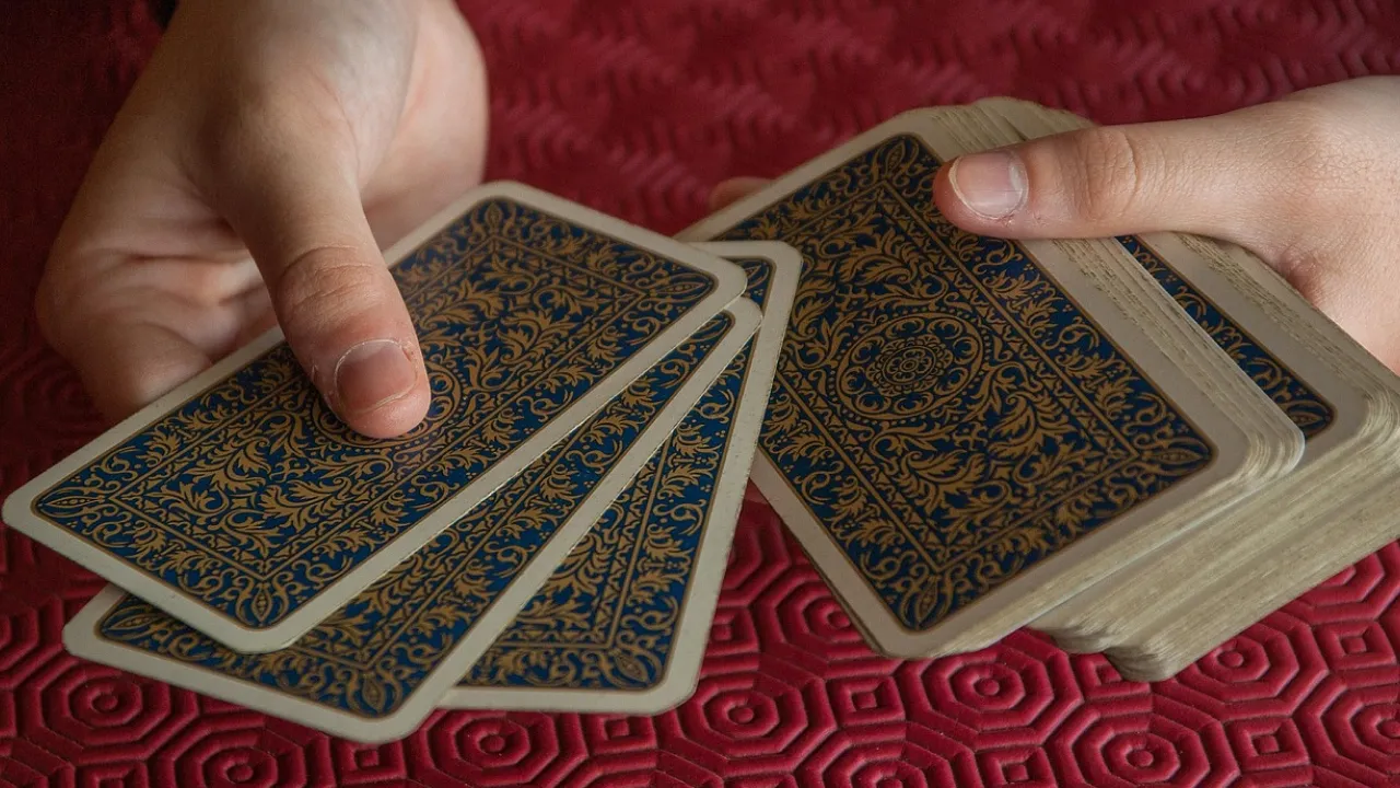 Гороскоп на 30 грудня 2025 року за картами Таро для всіх знаків Зодіаку 