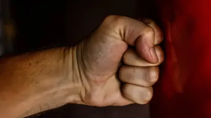 Кожне четверте звернення — від чоловіків: в Україні ламається стереотип про домашнє насильство - фото