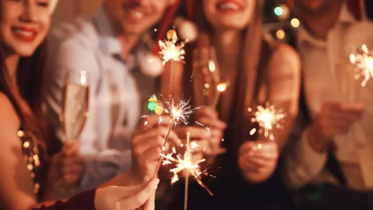 Не «з прошедшим Новим роком»: як правильно та красиво вітати українською після свята 