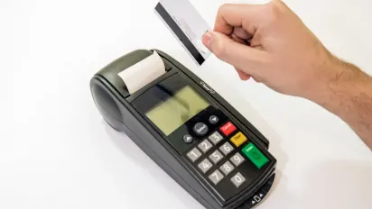 Уряд відтермінував обов’язкові POS-термінали для частини ФОПів: що це означає - фото