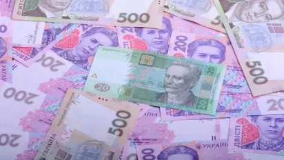 Разові виплати 4000 та 6000 гривень у січні: держава визначила категорії українців, яким нарахують допомогу - фото