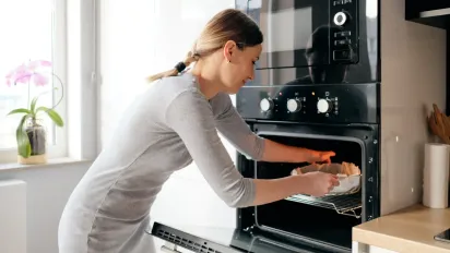 Українцям виплатять компенсацію за згорівшу через відключення світла техніку: як отримати компенсацію - фото