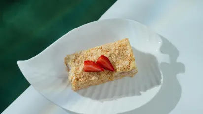 Торт «Наполеон» без випікання: як приготувати легендарний десерт всього за 20 хвилин - фото