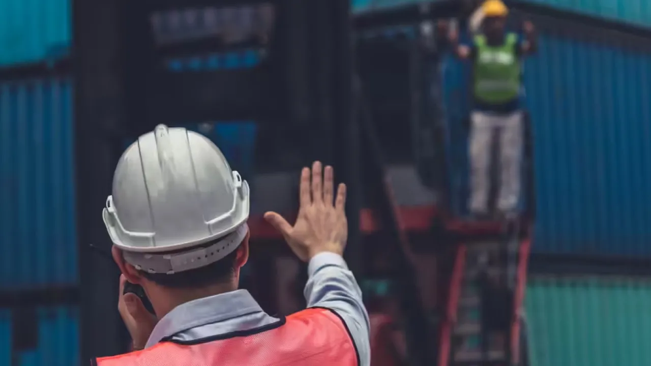 Українців переводять на 6 денний робочий тиждень. Хто працюватиме ще більше? 