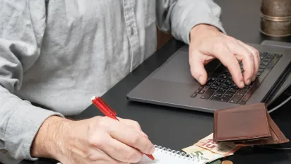 Карткові перекази під ковпаком: банки посилили фінмоніторинг - фото