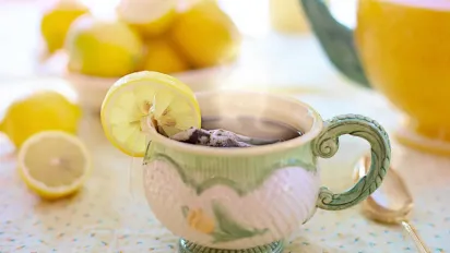 Чай з лимоном та імбиром: порятунок для імунітету чи просто смачний напій? Відповідь дієтологів - фото