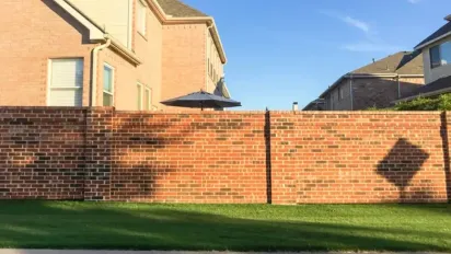 Паркан між сусідами: за яку висоту можуть оштрафувати та змусити знести - фото